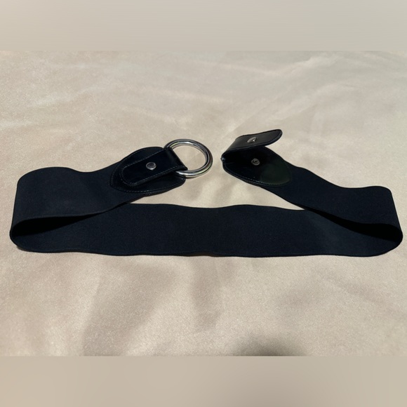 Black elastic belt - Picture 2 of 3
